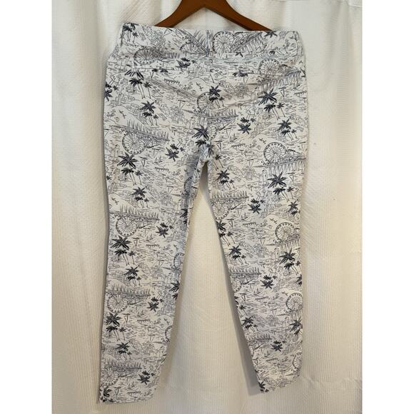 Old Navy Pixie Chinos Women’s Size 4 Scenic Pattern White And‎ Blue Cotton Blend - Picture 4 of 10